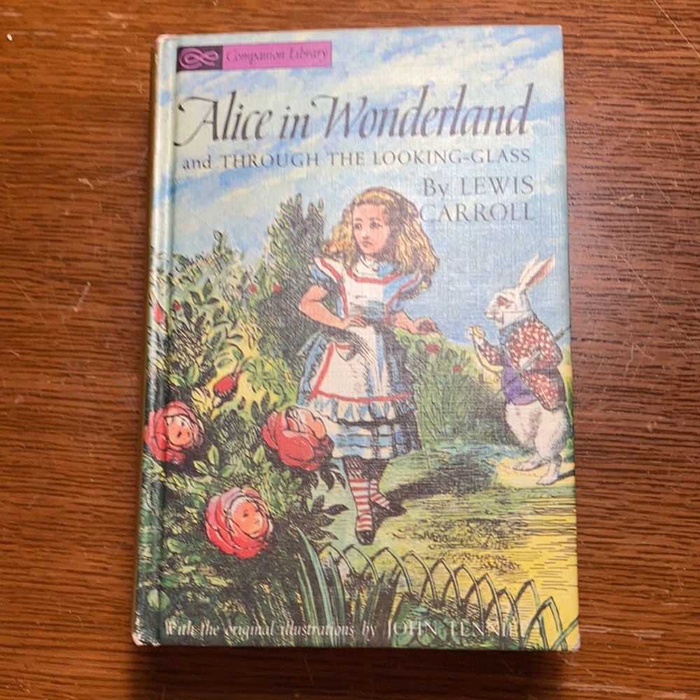 Alice in Wonderland, Alice through the looking glass, Five Little Peppers EUC ✨